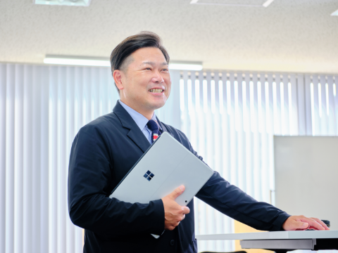 仕事内容や業務の説明を教えてください。