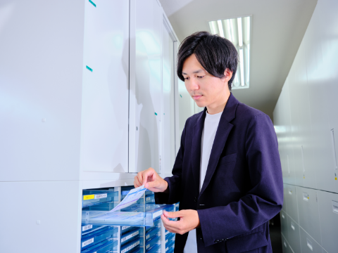 仕事内容や業務の説明を教えてください。